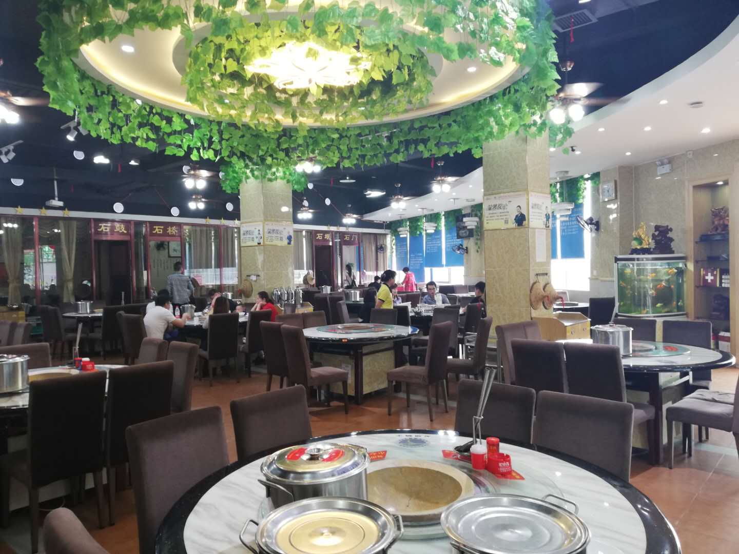 蒸汽石鍋魚(yú)餐廳