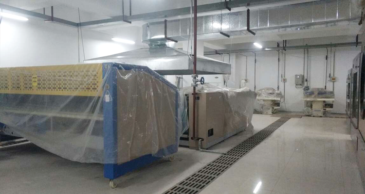 酒店使用電蒸汽發(fā)生器進(jìn)行床品的消毒殺菌，保障衛(wèi)生