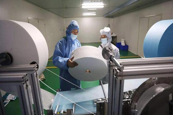 熔噴布材料是口罩的“心臟”，使用電加熱蒸汽發(fā)生器進(jìn)行加熱熔噴布