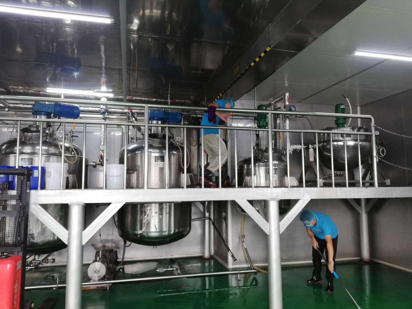 發(fā)展快車道食品廠使用食品加工的全自動(dòng)蒸汽發(fā)生器